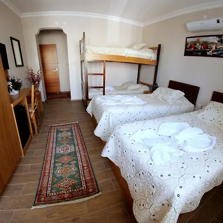 Hotel Selena 2*